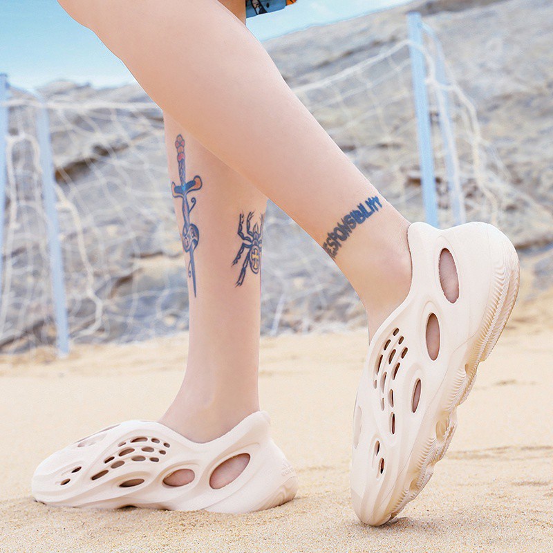 Xăng đan Đục Lỗ Thoáng Khí Thời Trang Đi Biển Mùa Hè Cho Cặp Đôi