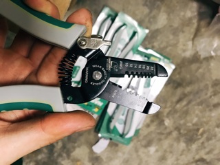 Kìm Rút Dây Điện Đa Năng