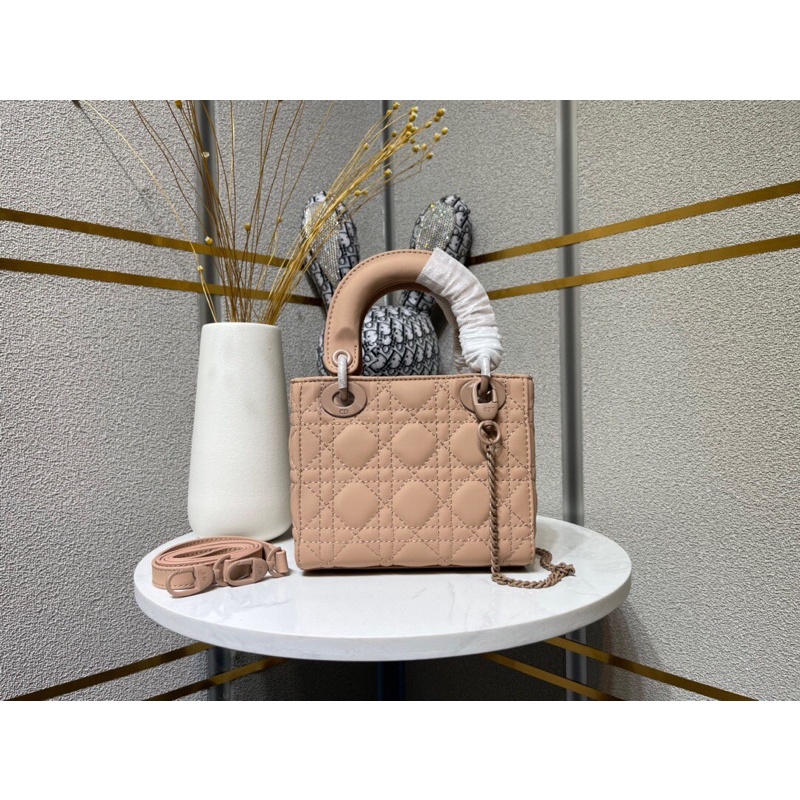 Túi xách nữ cao cấp thương hiệu Dior CD Ultra Matte có 3 size da thật kèmdây đeo tháo rời