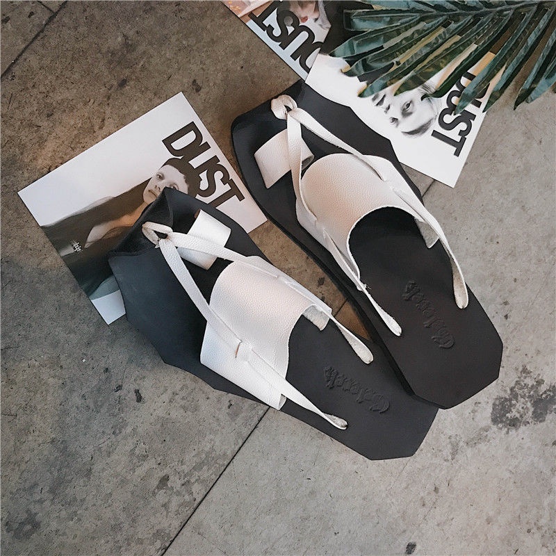 2023 Nam mới thoải mái cá tính Hàn Quốc Baotou Outer Beach Sandals