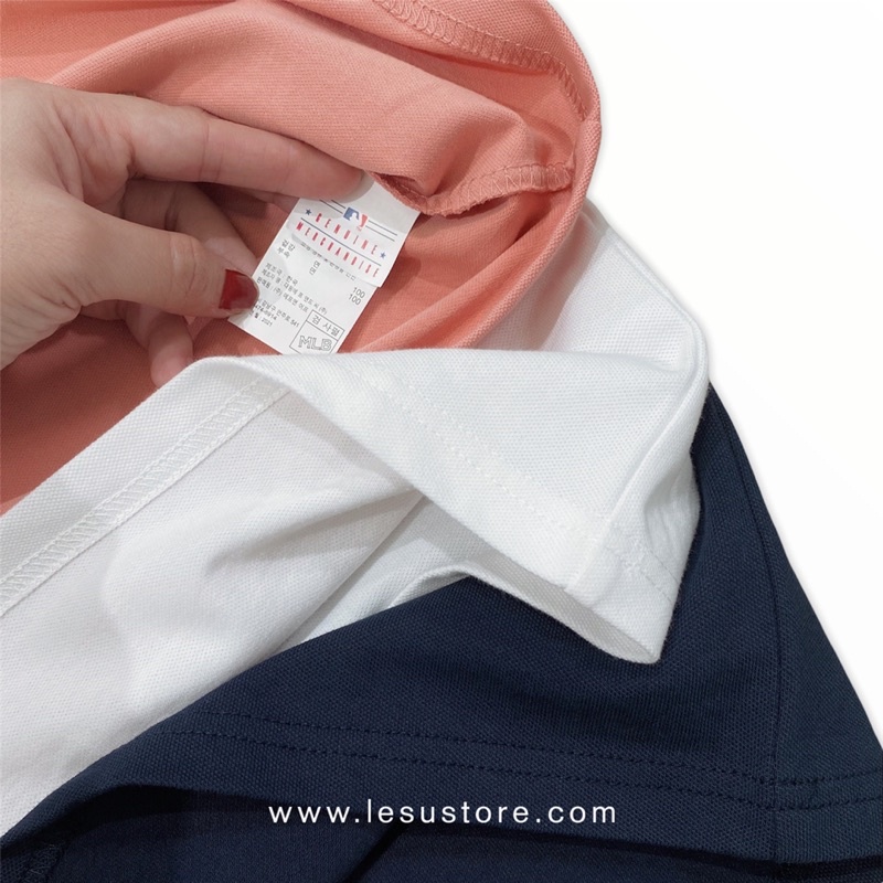 ẢNH TỰ CHỤP Áo polo lửng thêu chữ tay ngắn | BigBuy360 - bigbuy360.vn