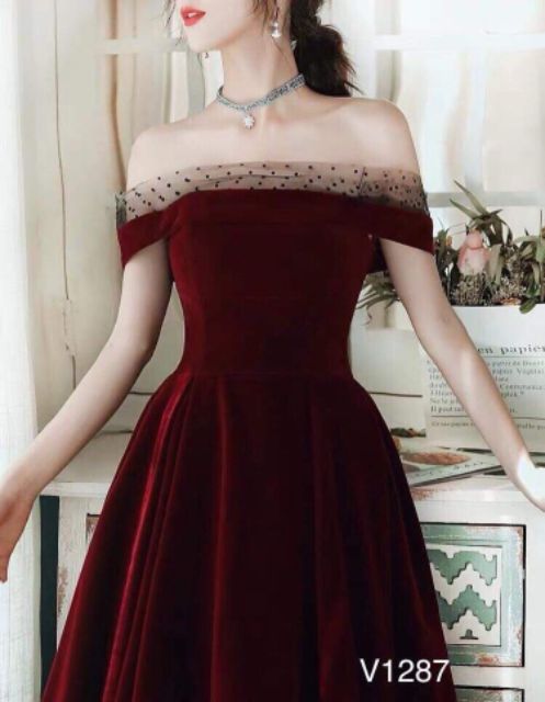 Đầm nhung xoè trễ vai phối lưới bi cao cấp
