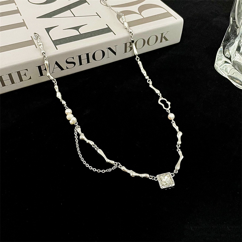 Vòng cổ Màu Đen Đính Ngọc Trai Thiết Kế Không Đều Cao Cấp Thời Trang