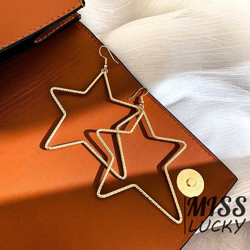 Khuyên tai hình ngôi sao cá tính ấn tượng cho nữ