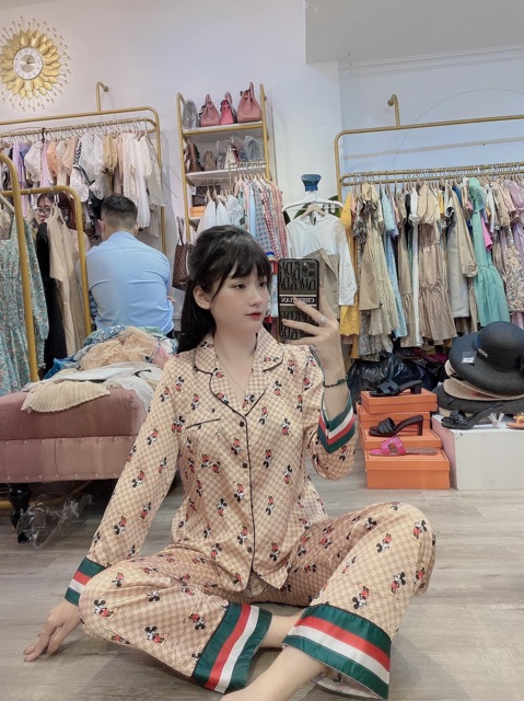 Bộ ngủ lụa satin họa tiết GG cao cấp mẫu hot | BigBuy360 - bigbuy360.vn