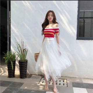 Áo trễ vai kẻ nhiều màu