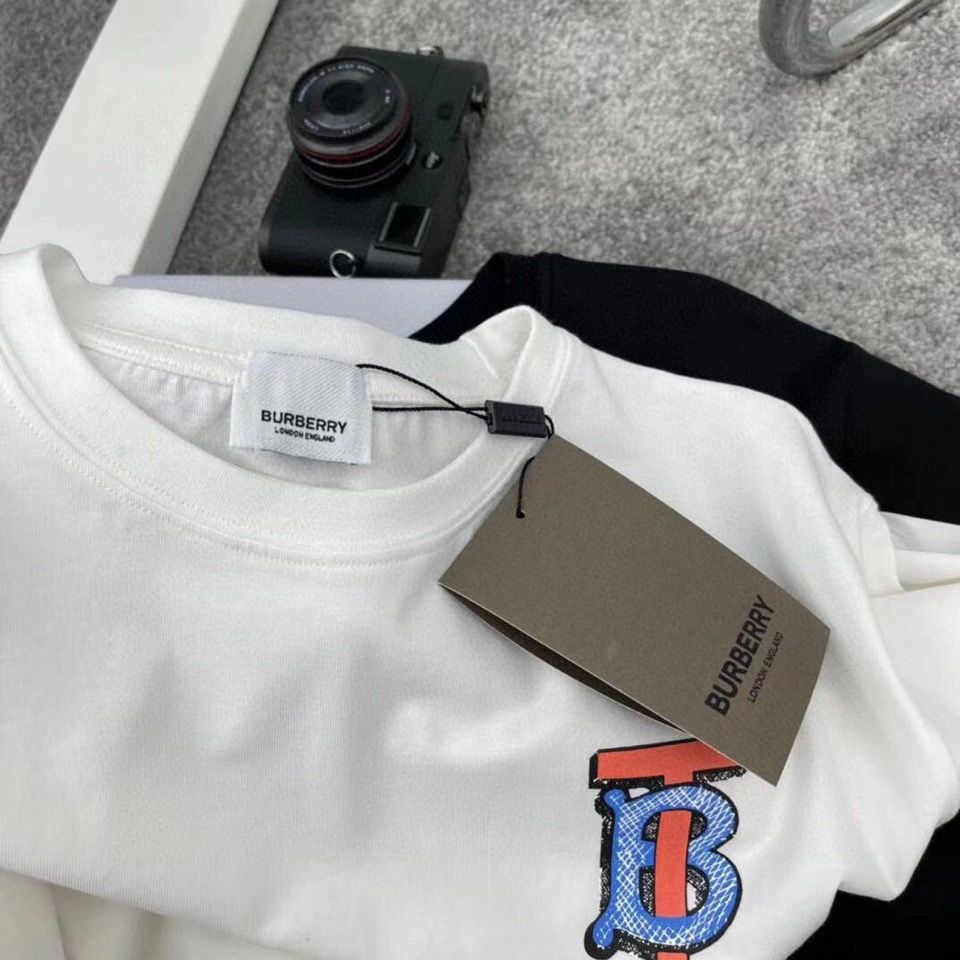 Áo Thun Burberry Tay Ngắn Cổ Tròn Bằng Cotton Nguyên Chất In Họa Tiết Nhãn Dán Đơn Giản Thời Trang Phong Cách Hàn Quốc Cho Cặp Đôi