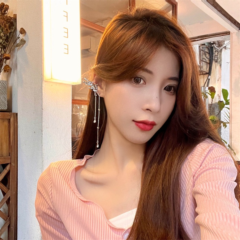 Khuyên tai kẹp vành một bên không bấm lỗ K019 bằng hợp kim mạ bạc hình cánh bướm dáng dài Leous Accessories