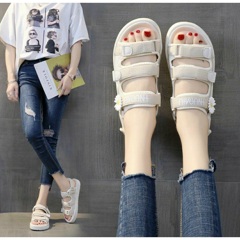 GIÀY SANDAL NỮ BA QUAI HOA CÚC NỔI SIÊU XINH