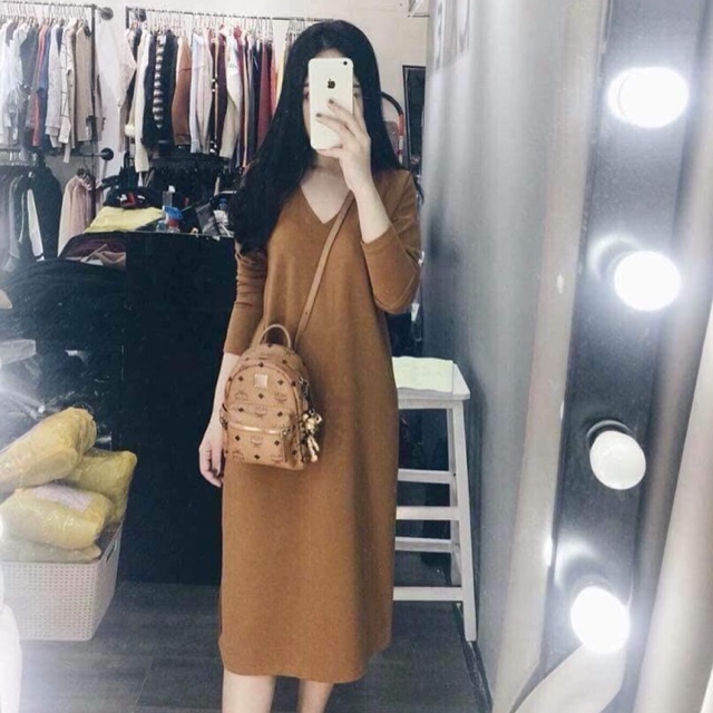 Váy zara dáng xuông cổ tim