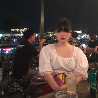 Áo croptop cổ vuông tay bồng