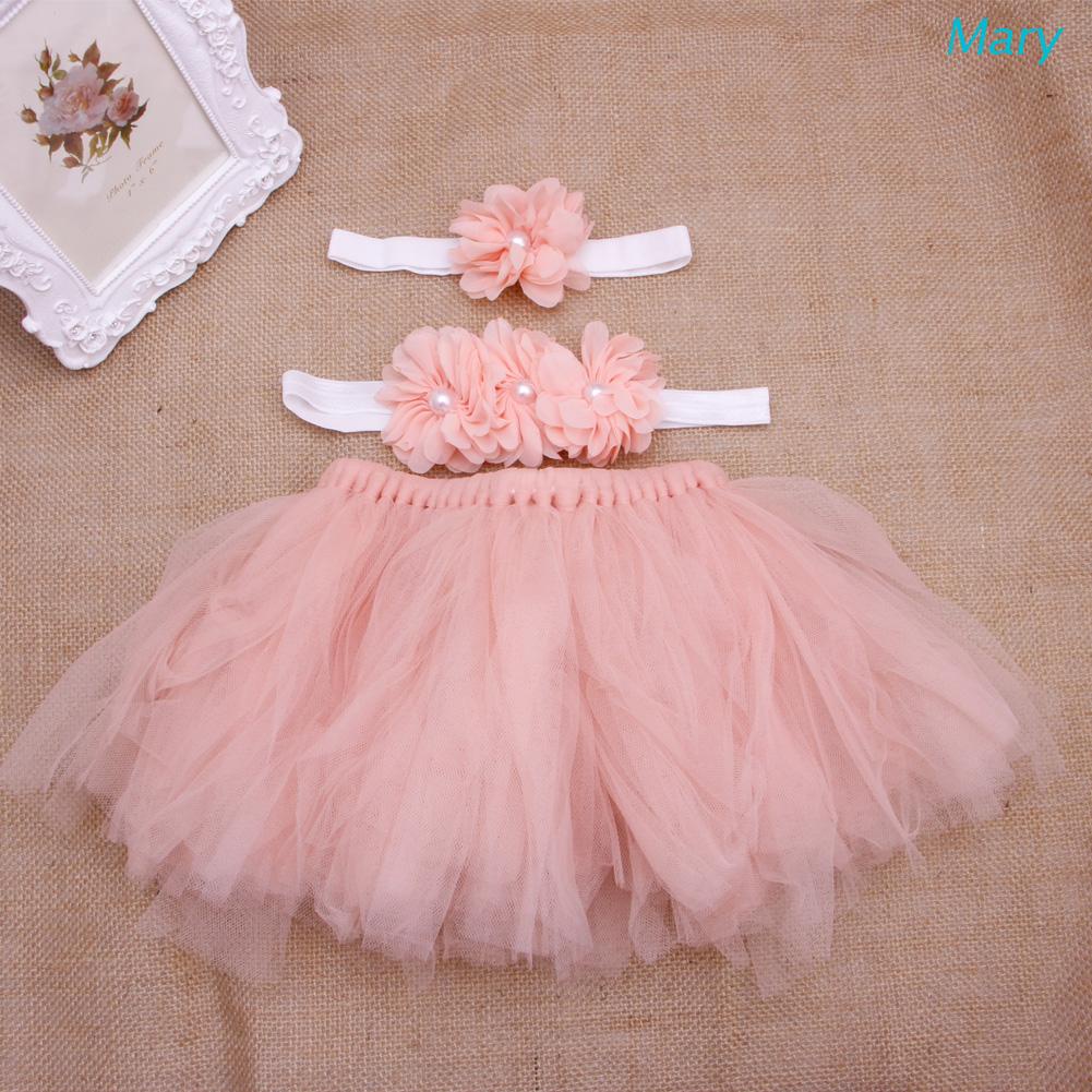 Bộ trang phục gồm băng đô và chân váy tutu dùng làm phụ kiện chụp ảnh cho bé gái