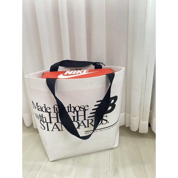 Có sẵn - Túi tote NB chính hãng