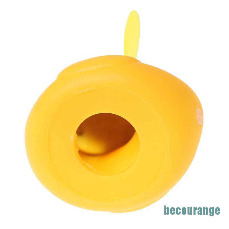 Chú vịt vàng đội mũ bảo hiểm dễ thương trang trí xe đạp