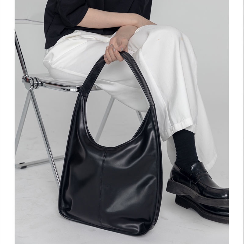 Túi Đeo Vai Phong Cách Mới Năm 2021 Bề Mặt Mềm Mịn Cao Cấp Dễ Phối Đồ Cho Nữ