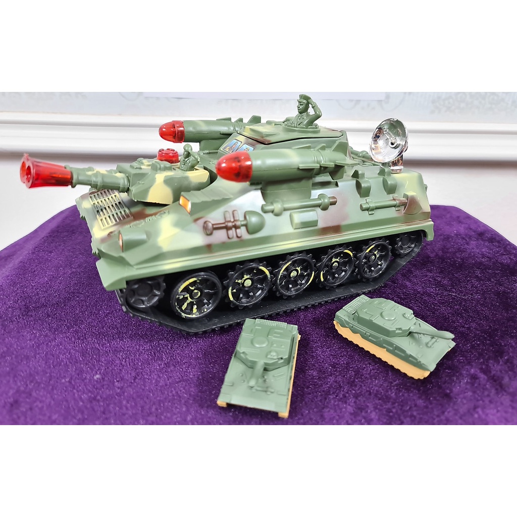 Đồ chơi mô hình Xe tăng phát nhạc cho bé tự động nhả xe tăng con