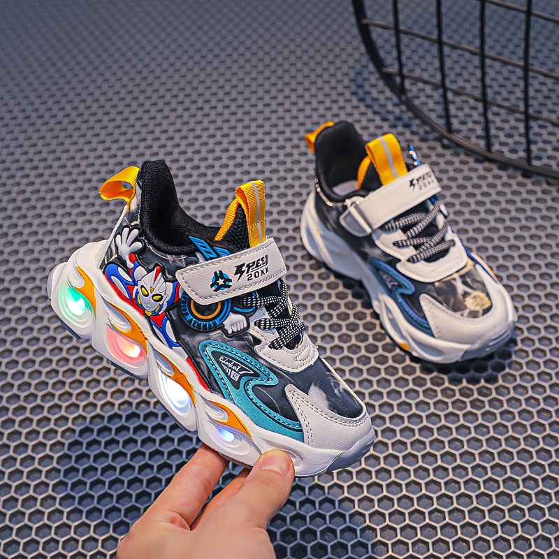 Giày Thể Thao Hình Người Nhện Cho Bé Tập Đi