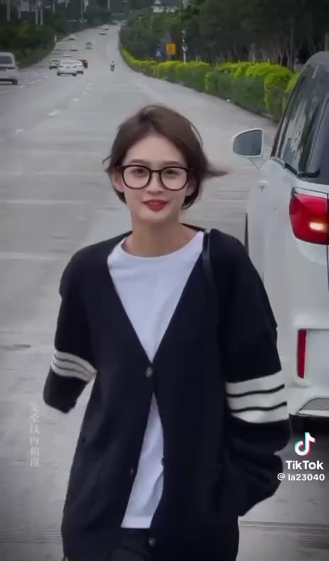 Áo Khoác Cardigan Dáng Dài Form Rộng Tay Dài Cổ V 2 Màu Tay Phối Sọc Cá Tính Phong Cách Hàn Quốc | BigBuy360 - bigbuy360.vn