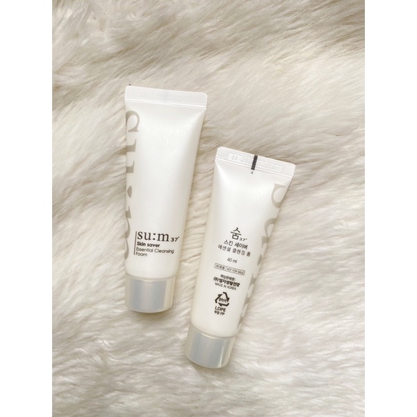 - Sữa rửa mặt sum37 trắng dạng gel phù hợp da nhạy cảm