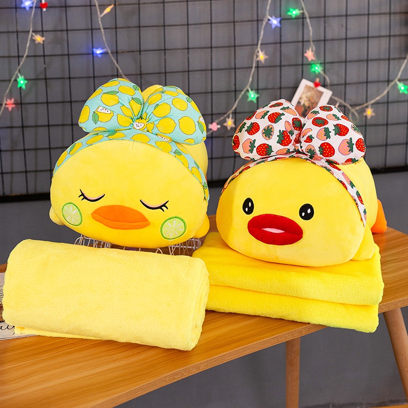 Bộ chăn kèm gối 2in1 hình chú vịt đeo nơ cho bé đi học, làm việc văn phòng