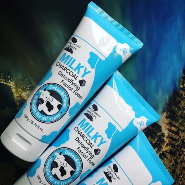 Sữa rửa mặt bò Gluta Milky Thái Lan