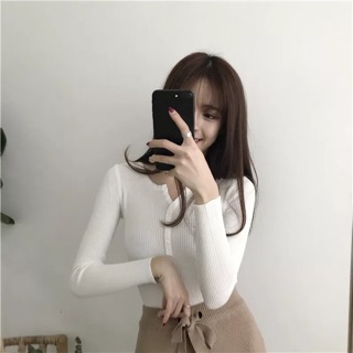 Áo len nữ cổ V