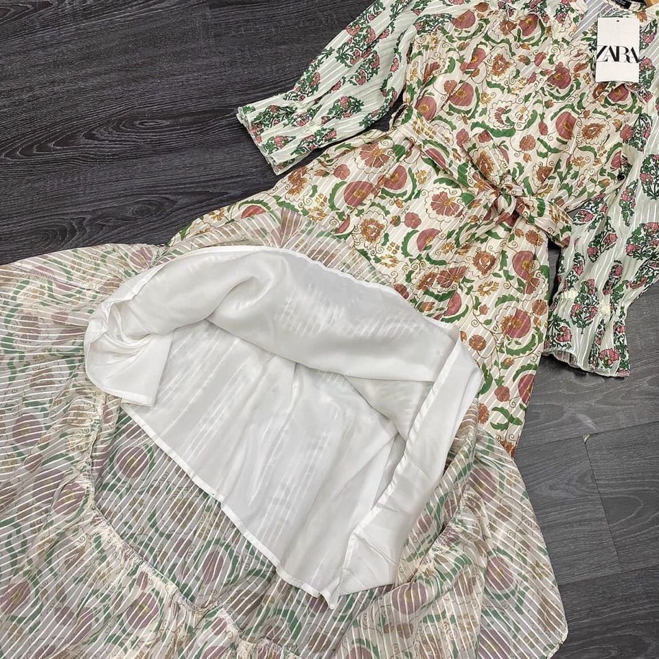 Váy hoa kẻ chìm ZR