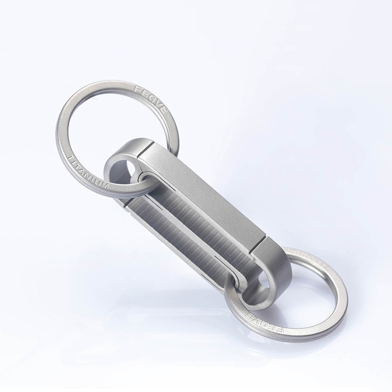 Móc Khóa Xe Hơi Bằng Hợp Kim Titan Thời Trang Cho Nam