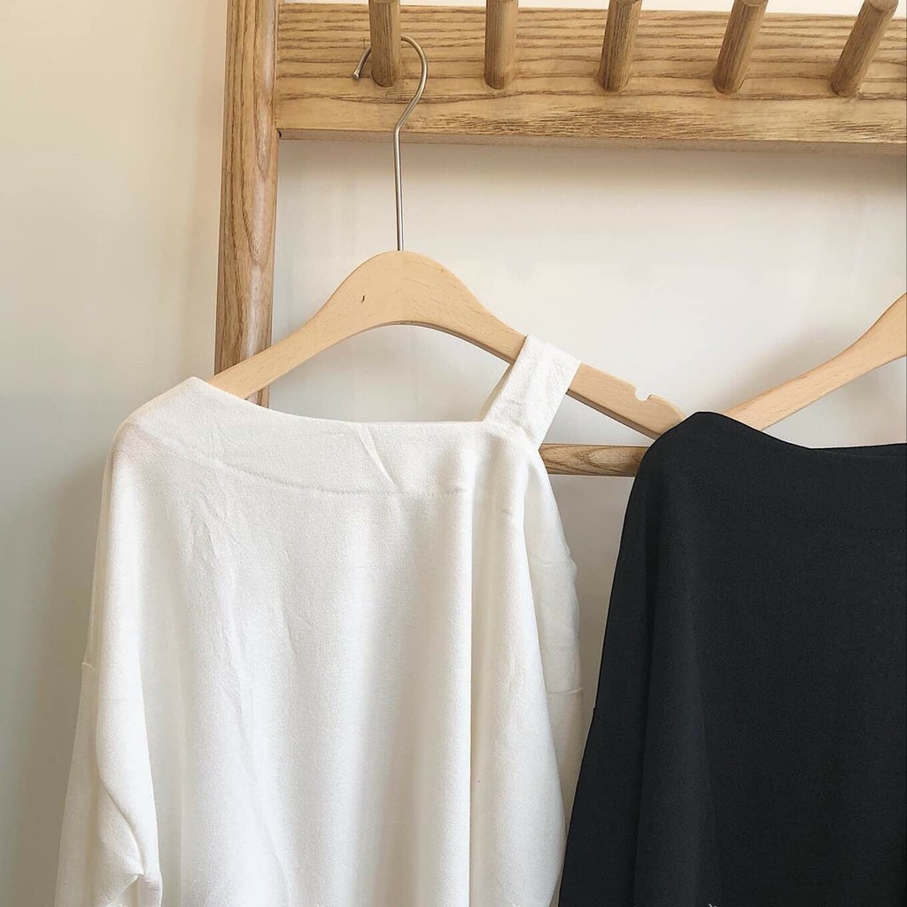 [ Mã WASTAPR giảm 10K đơn 50K] ÁO LỆCH VAI XẺ TÀ TAY DÀI TRẮNG ĐEN ULZZANG | BigBuy360 - bigbuy360.vn