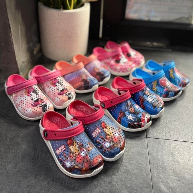 Giày Dép Sục Literide Clog Crocs In Hình Họa Tiết 3D Trẻ Em Chính Hãng Size 25 Đến 35 - Tặng 4 Jibbizt - Sấu Vui Vẻ