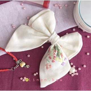 Nơ linen trắng thêu hoa