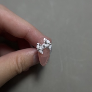 Charm nơ logo sang chảnh