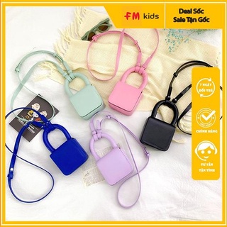 Túi xách cho bé gái túi vuông đeo chéo trơn có quai fmstyle -211119034