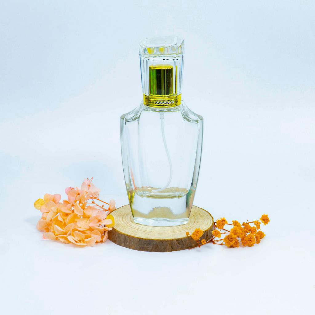 Chai lọ chiết nước hoa thủy tinh mẫu cúp 50ml dạng xịt phun sương