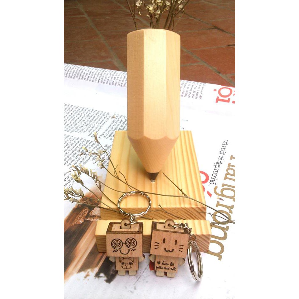 Ống cắm bút kiêm để điện thoại