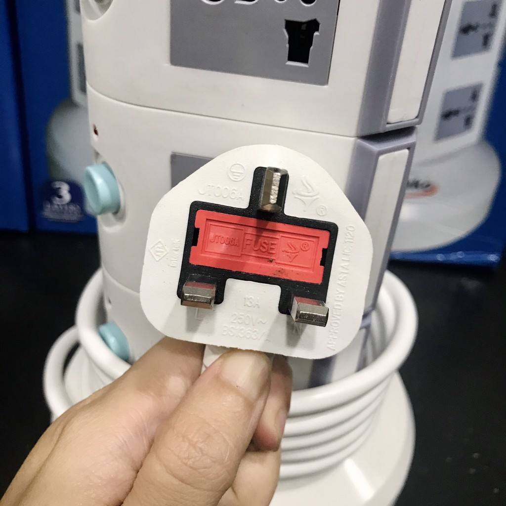 Ổ cắm điện 3 tầng FUJIYAKO FYK-403 loại xịn, có 2 cổng USB sạc điện thoại và 11 lỗ cắm