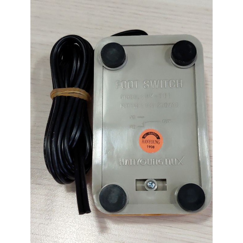 Công tắc bàn đạp HY-101 Hanyoung