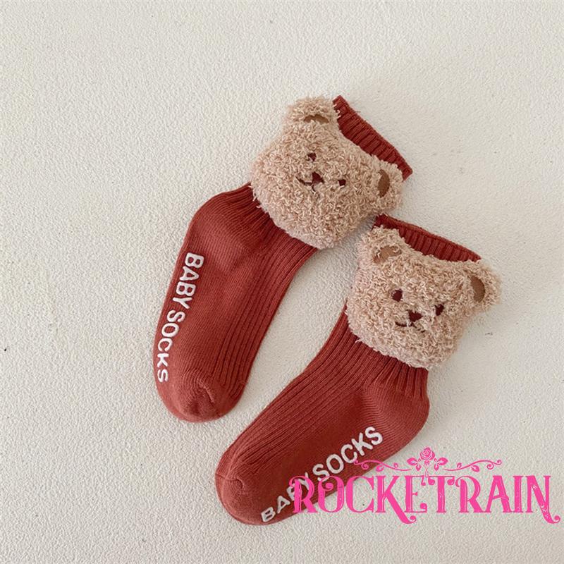 Đôi Vớ Nhẹ Mềm Chống Trượt In Hình Gấu Hoạt Hình Đáng Yêu Cho Bé