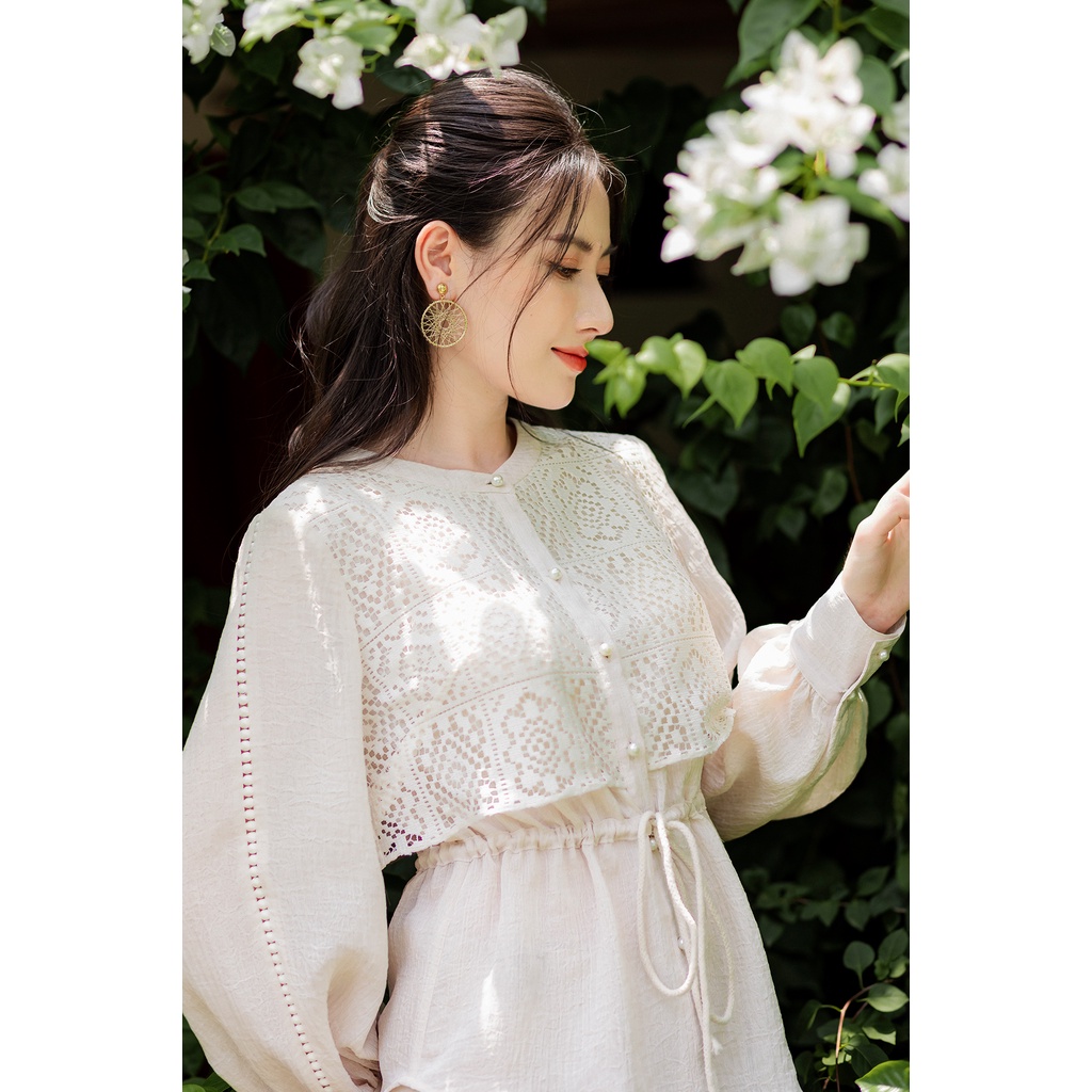 Áo phối ren rút eo be CVT