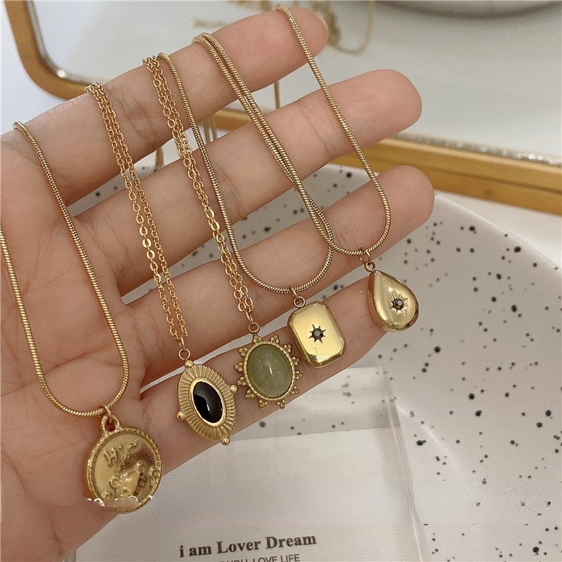 Vòng cổ thép titan mặt hình lục giác màu đen phong cách cổ điển thời trang