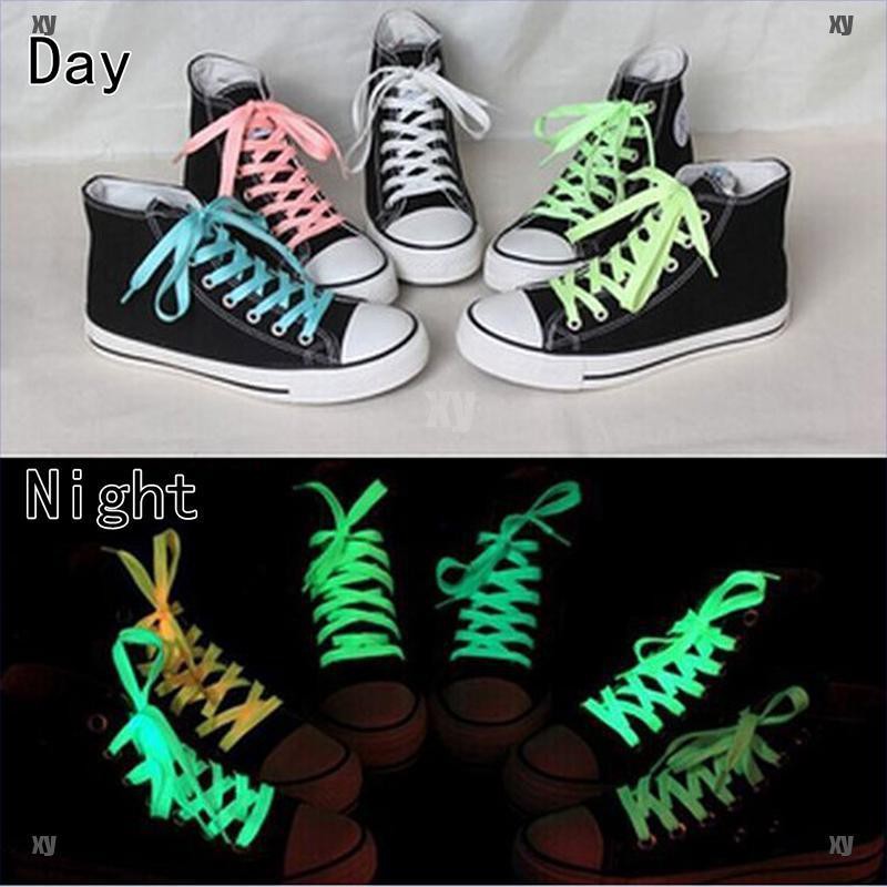 Bộ 2 Giày Sneaker Dạ Quang Độc Đáo