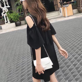 Đầm khoét vai