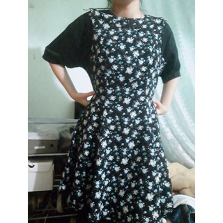 Váy đủi hoa nhí new size S #thuyanh