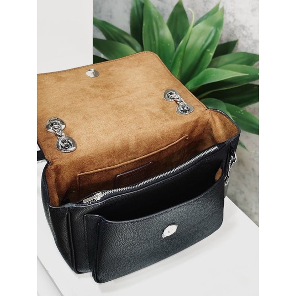 Túi COAC.H Klare Crossbody 25 da mịn cực sang
