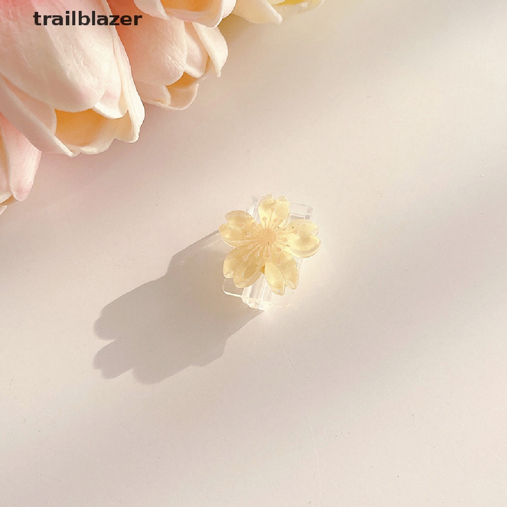 Phụ Kiện Bảo Vệ Dây Cáp Sạc Iphone 13 Type-C Hình Hoa Xinh Xắn