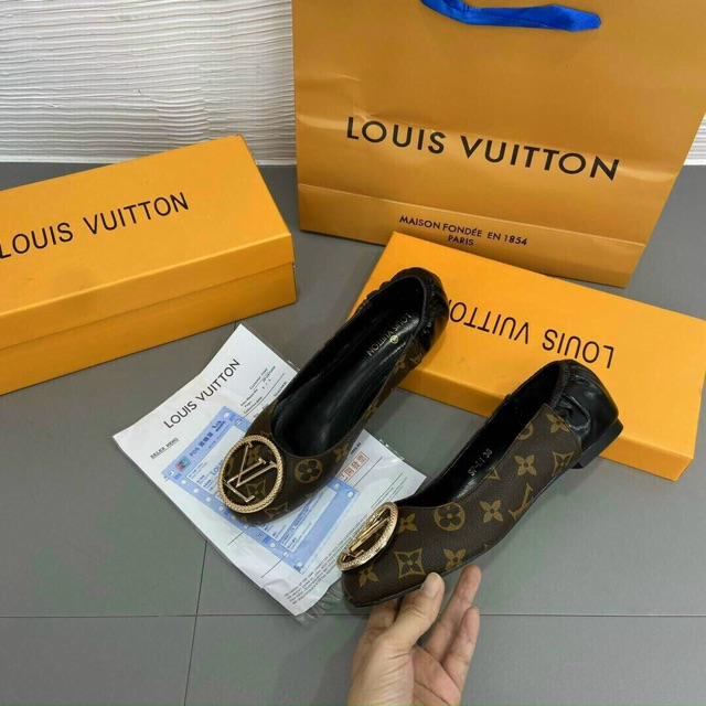 Giầy bệt LV