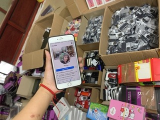 Máy siêu nhỏ 2 sim lắp được thẻ nhớ