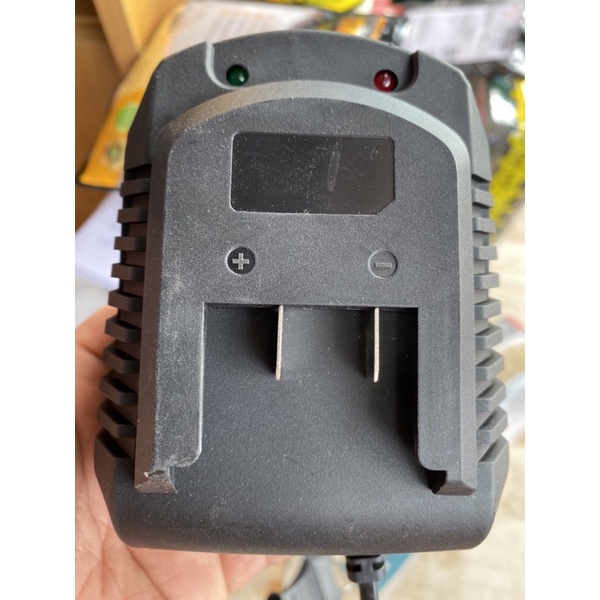 Sạc pin 21v kaizen KZ 617B