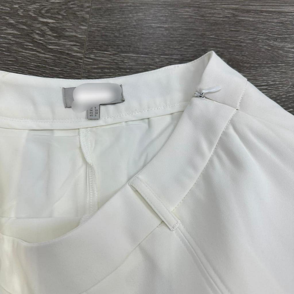 Chân váy tennis trắng