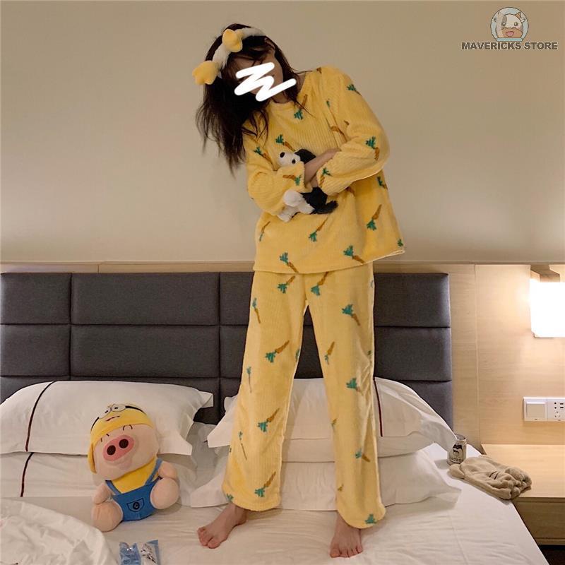 Bộ đồ ngủ tay dài in hình củ cà rốt dễ thương